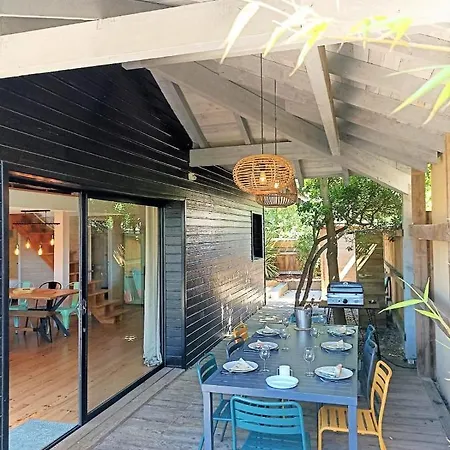 Very Nice Wood Frame House With Garden *