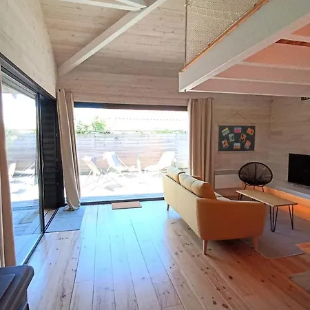 Holiday home Very Nice Wood Frame House With Garden