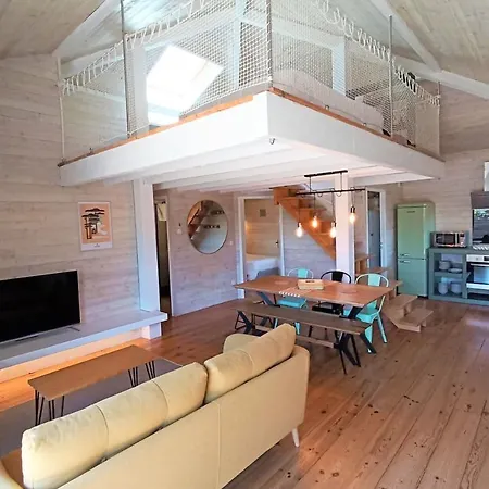 Holiday home Very Nice Wood Frame House With Garden *